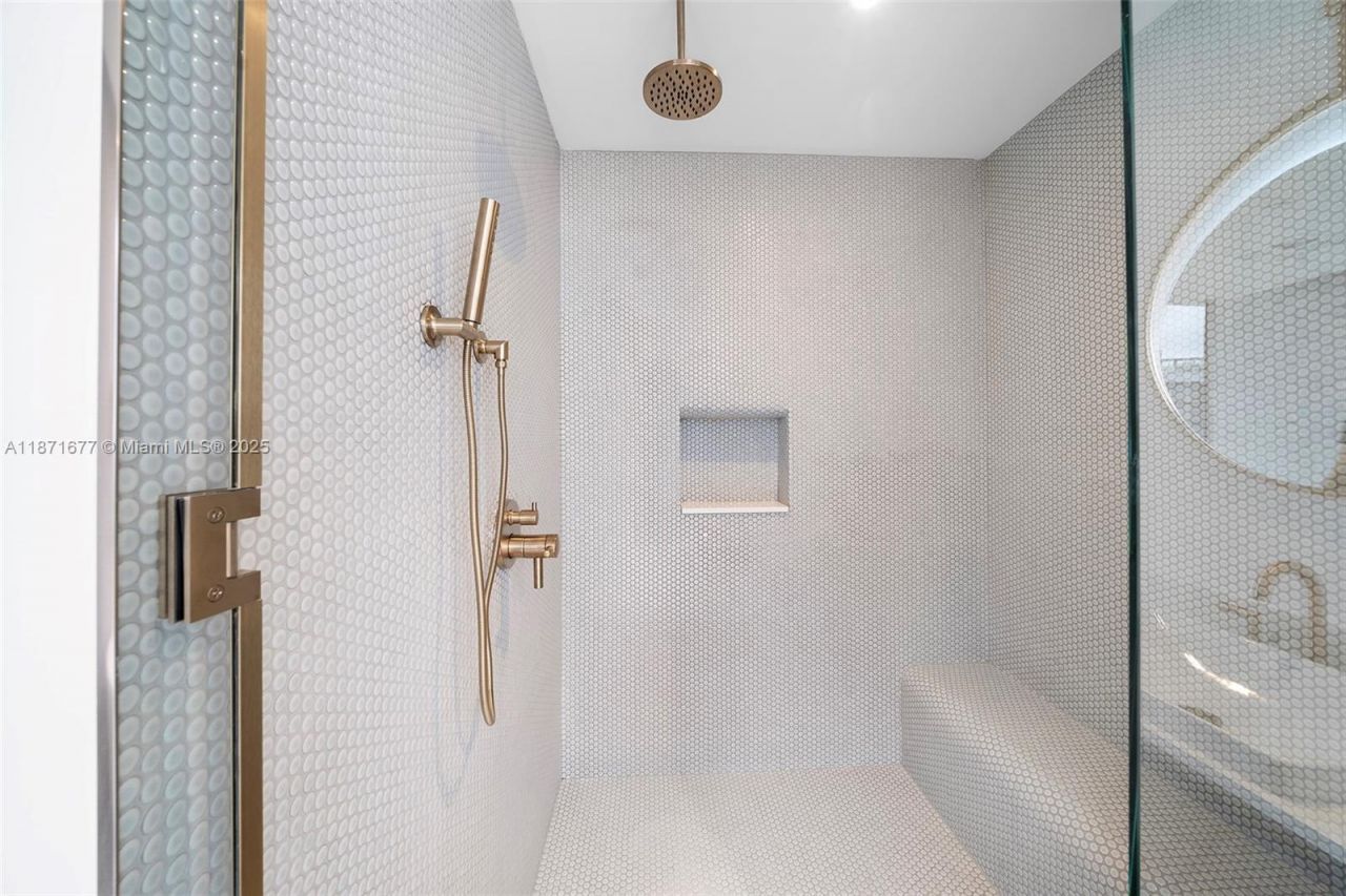 2678 Tigertail Ave, Unit 2006, Coconut Grove, FL 33133 Photo