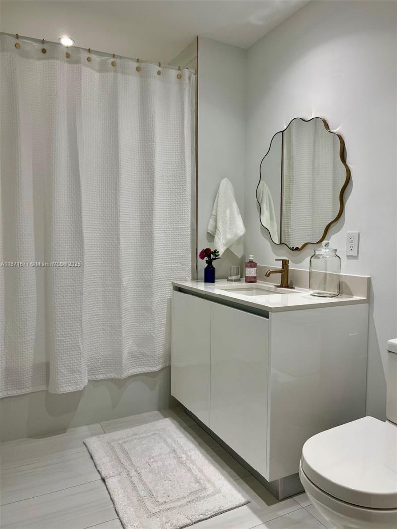 2678 Tigertail Ave, Unit 2006, Coconut Grove, FL 33133 Photo