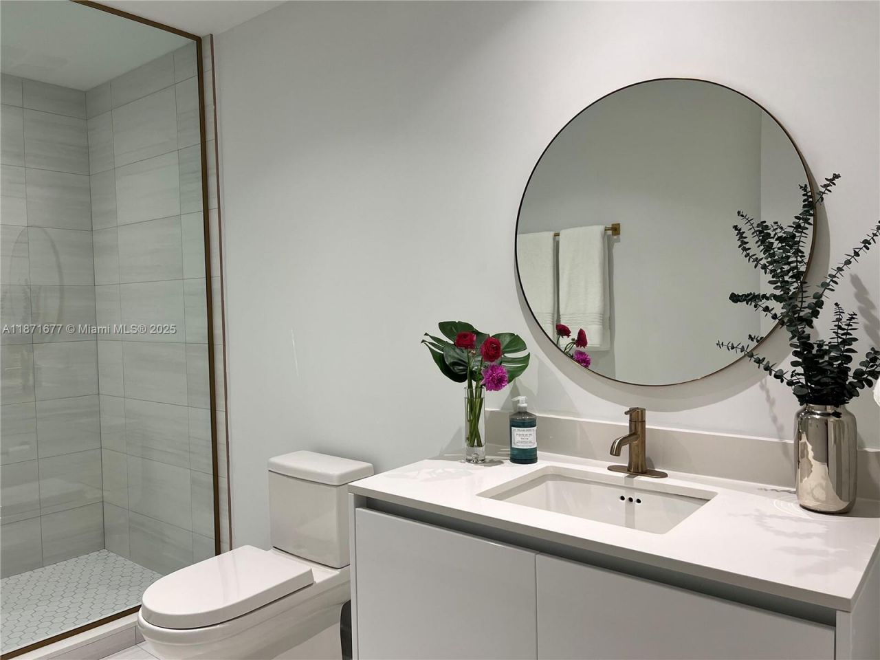 2678 Tigertail Ave, Unit 2006, Coconut Grove, FL 33133 Photo