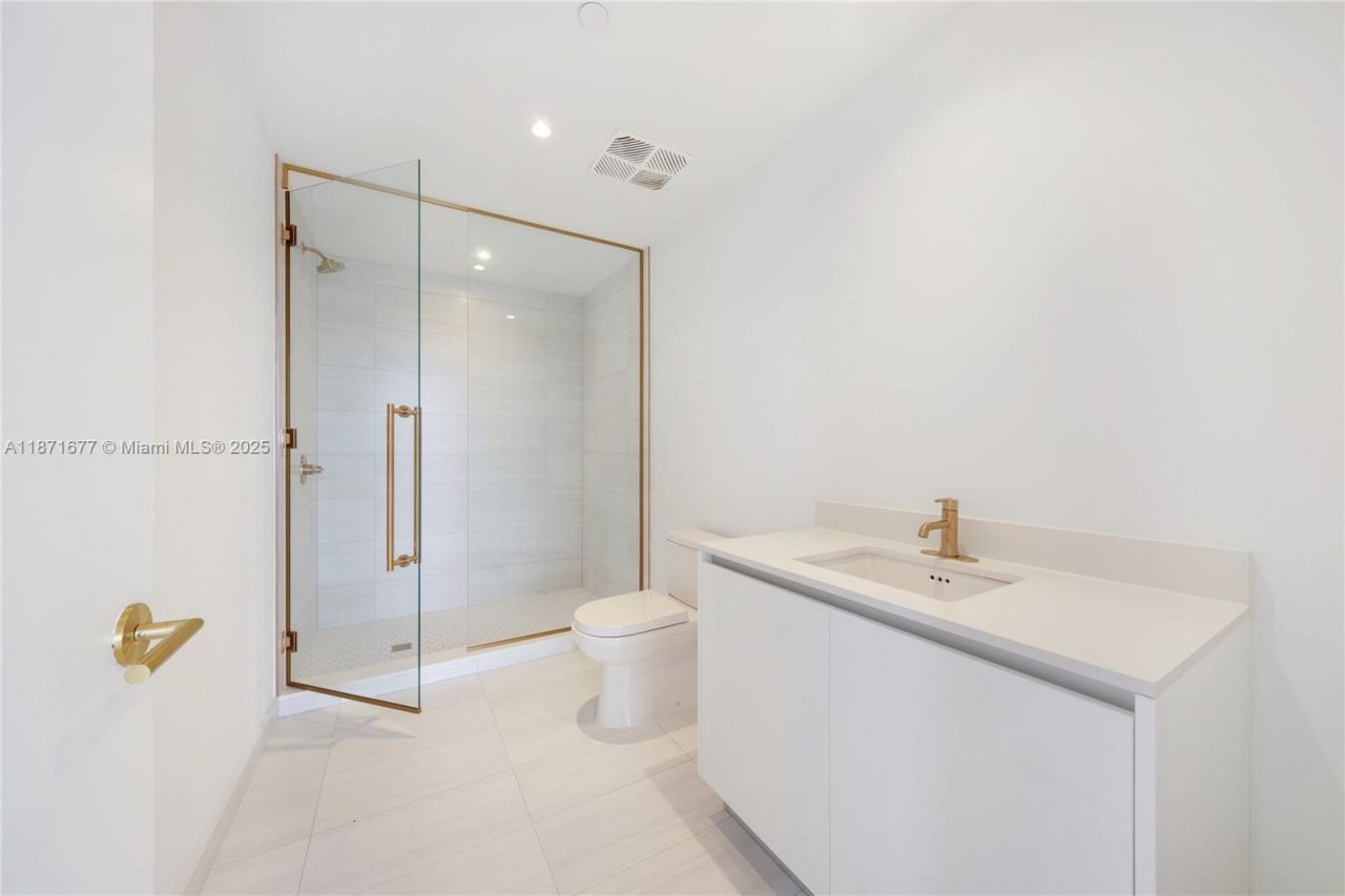 2678 Tigertail Ave, Unit 2006, Coconut Grove, FL 33133 Photo