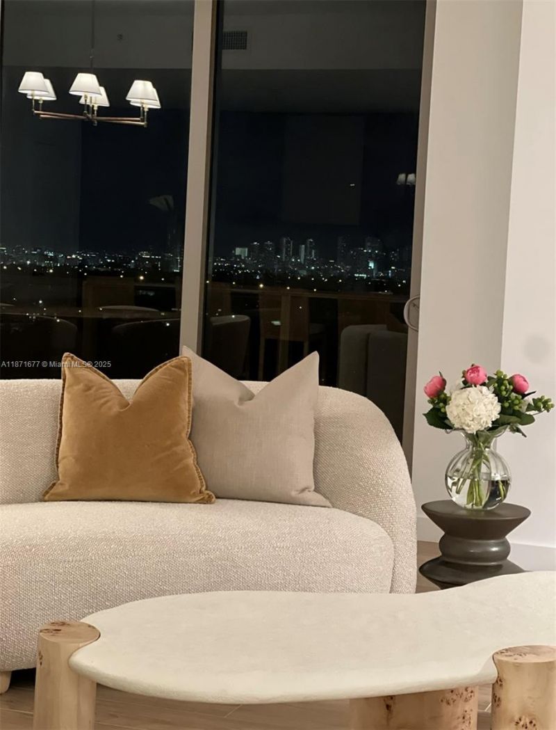 2678 Tigertail Ave, Unit 2006, Coconut Grove, FL 33133 Photo