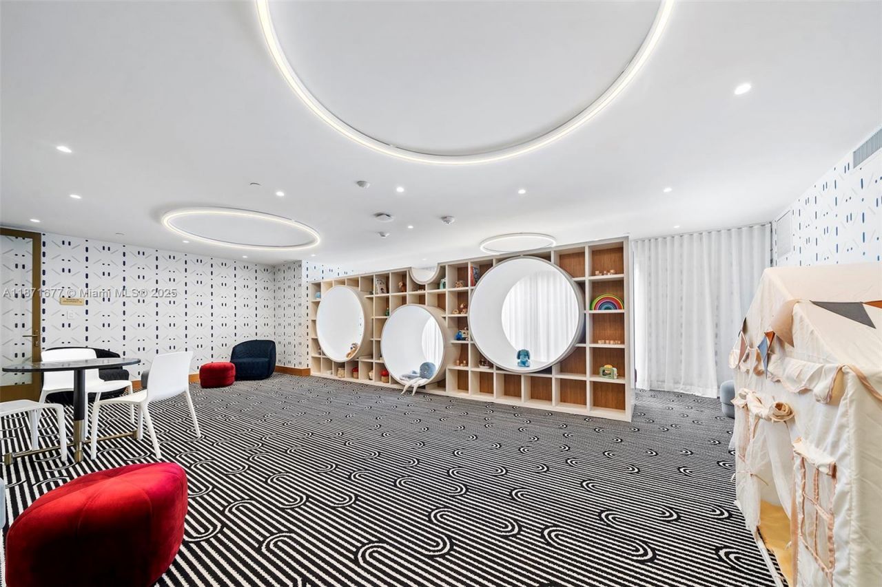 2678 Tigertail Ave, Unit 2006, Coconut Grove, FL 33133 Photo