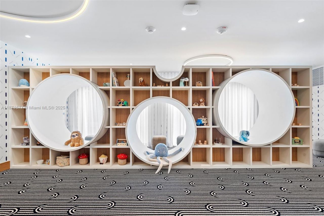 2678 Tigertail Ave, Unit 2006, Coconut Grove, FL 33133 Photo