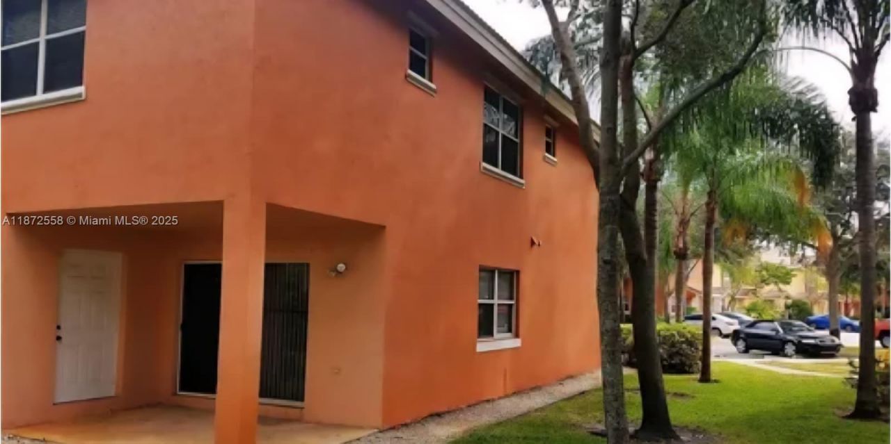 4345 NW 69th Ter, Unit 4345, Lauderhill, FL 33319 Photo