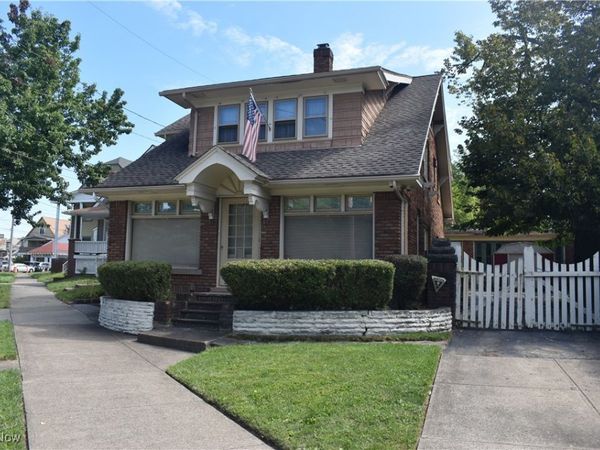 4581 Pearl Road, Cleveland, OH 44109