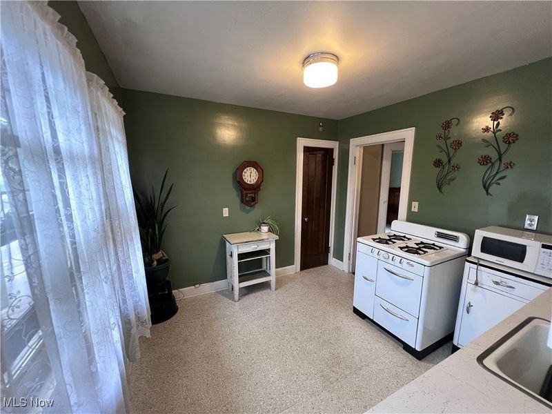 4581 Pearl Road, Cleveland, OH 44109 Photo 15