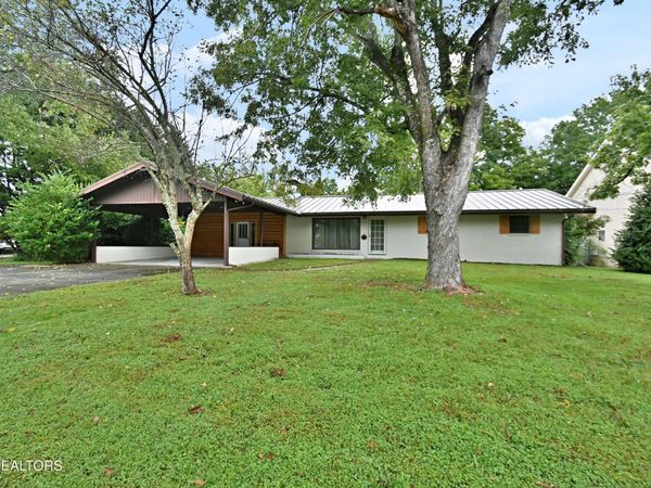 2639 High Valley Drive, Pigeon Forge, TN 37863