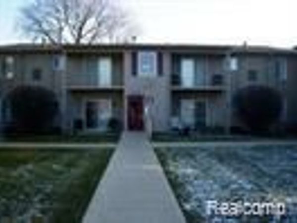 9949 Allen Pointe Drive, Allen Park, MI 48101
