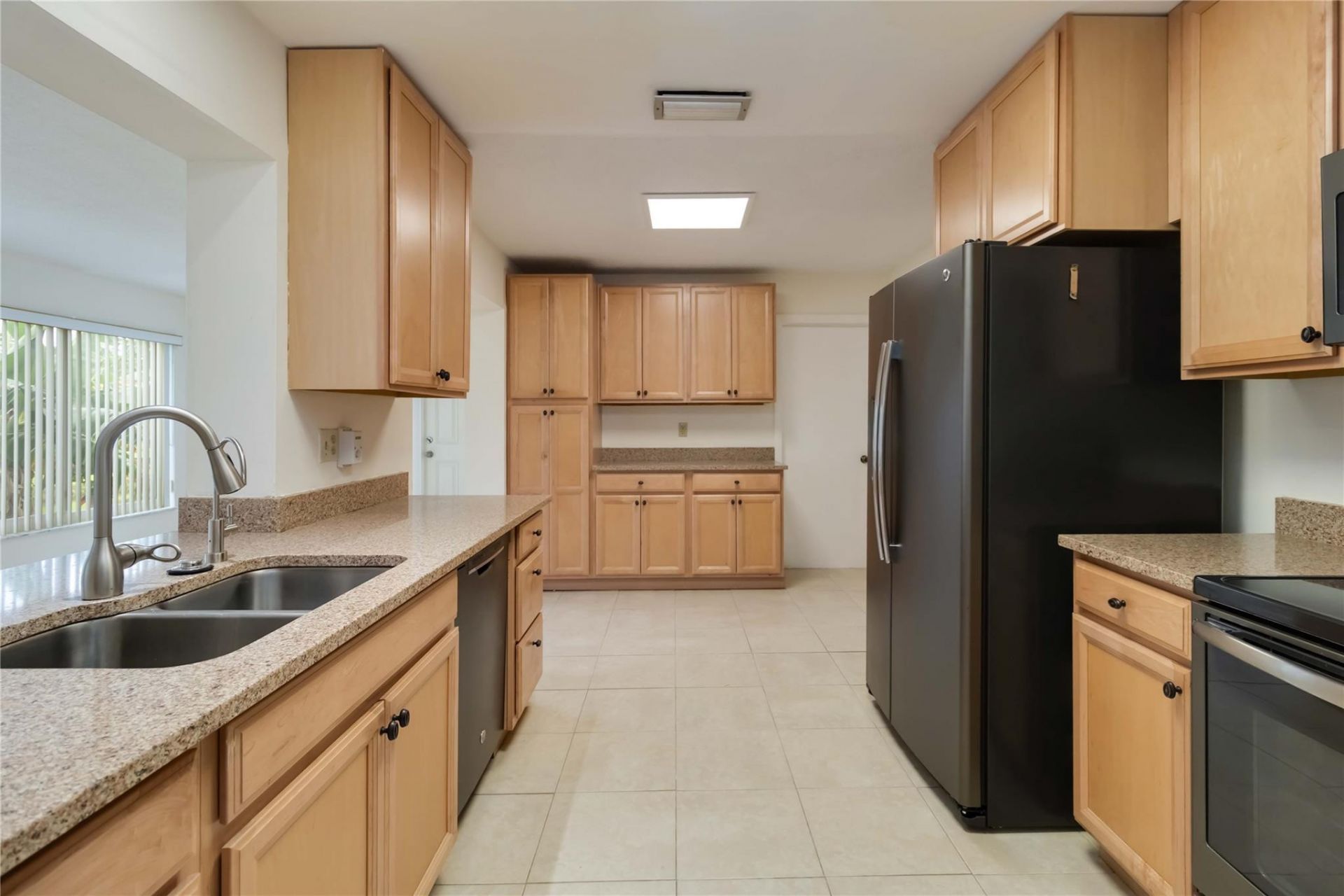 735 NW 73rd Terrace, Margate, FL 33063 Photo