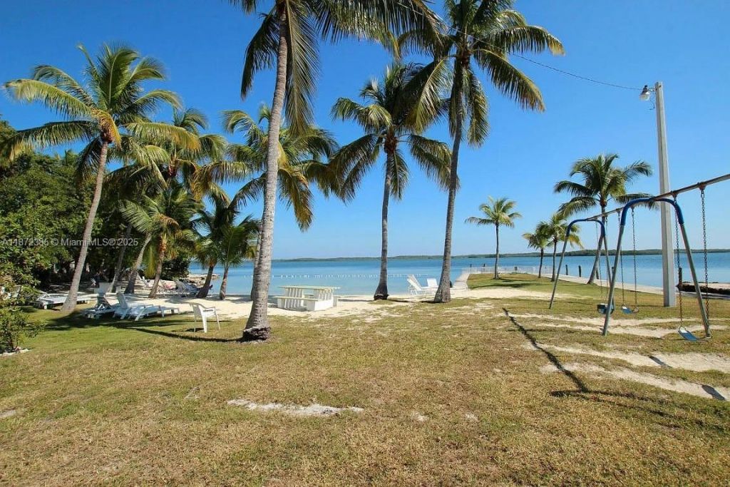 60 SE Marlin Ave, Unit 2, Key Largo, FL 33037 Photo