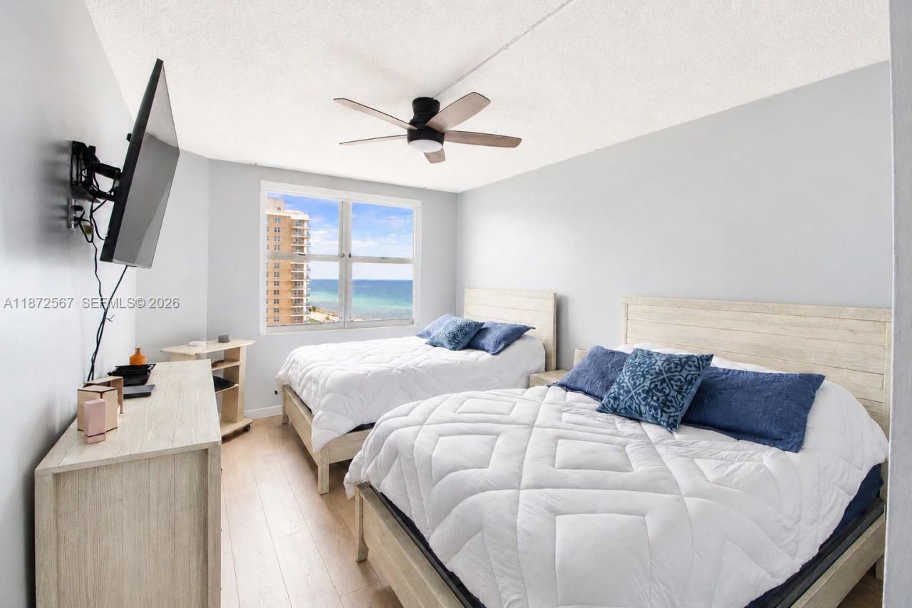 1950 S Ocean Dr, Unit 11D, Hallandale Beach, FL 33009 Photo