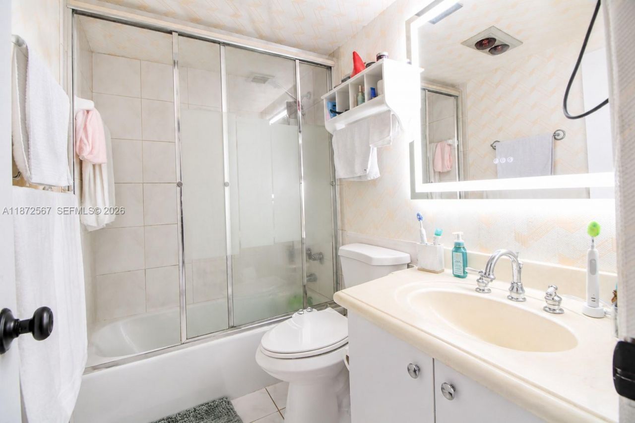 1950 S Ocean Dr, Unit 11D, Hallandale Beach, FL 33009 Photo