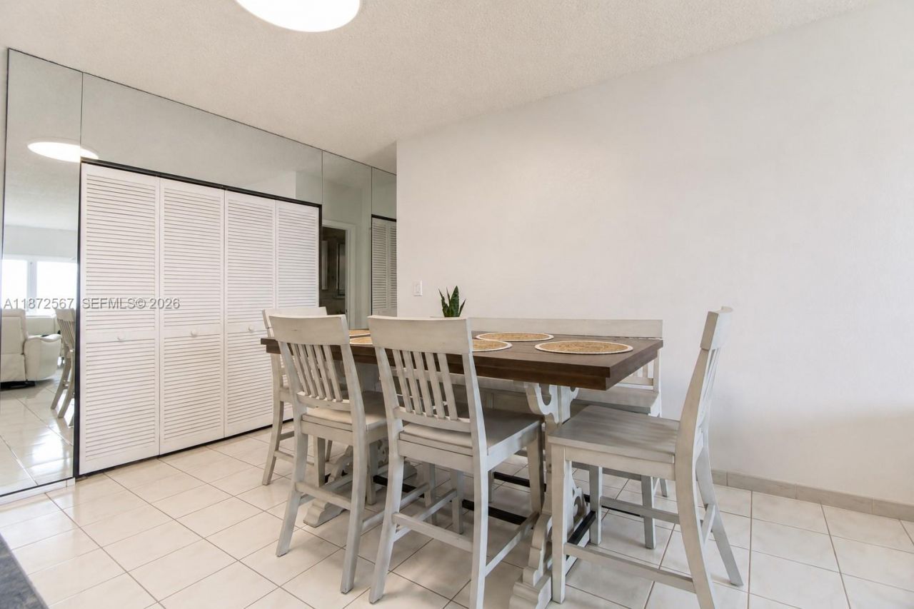 1950 S Ocean Dr, Unit 11D, Hallandale Beach, FL 33009 Photo