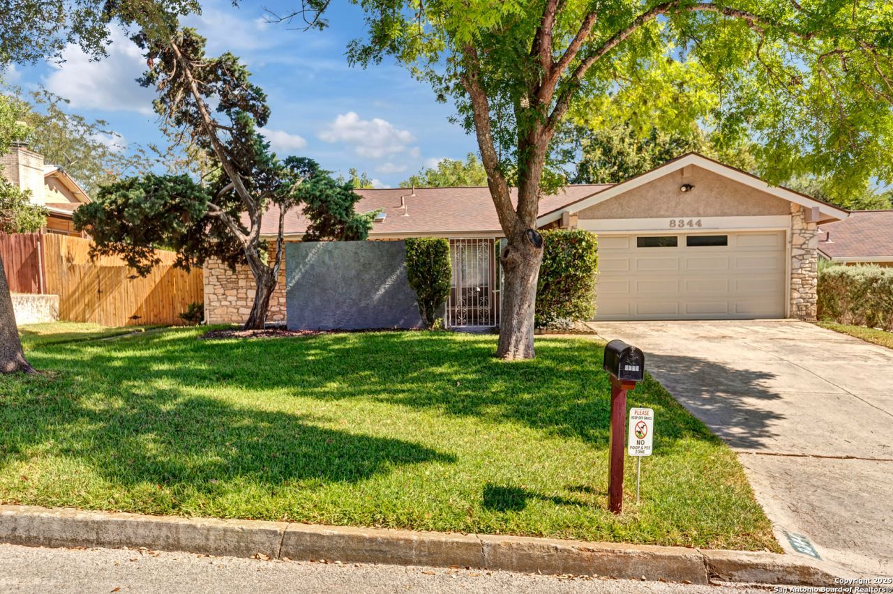 8344 Highland View, Universal City, TX 78148 Main Photo