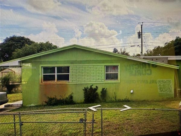 3600 NW 210th Ter, Miami Gardens, FL 33056