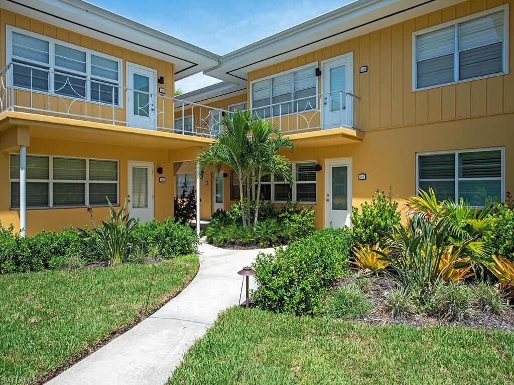 211 8th Ave S, Unit 211A, Naples, FL 34102 Photo