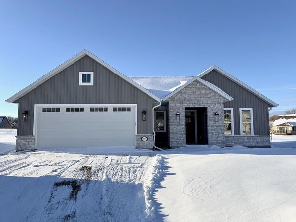 2973 GEORGETOWN PLACE, Menasha, WI 54952