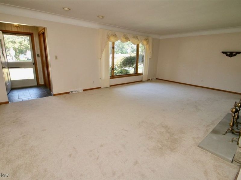 1051 Belwood Drive, Highland Heights, OH 44143 Photo 4