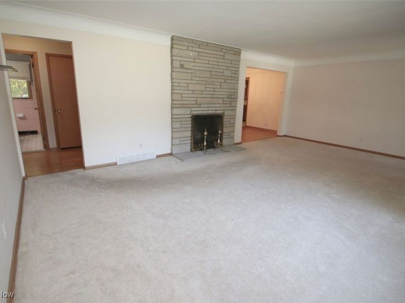 1051 Belwood Drive, Highland Heights, OH 44143 Photo 5