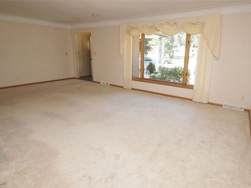 1051 Belwood Drive, Highland Heights, OH 44143 Photo 6