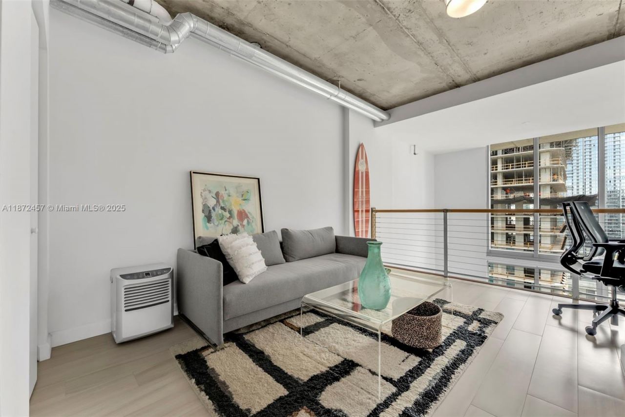 690 SW 1st Ct, Unit 2710, Miami, FL 33130 Photo