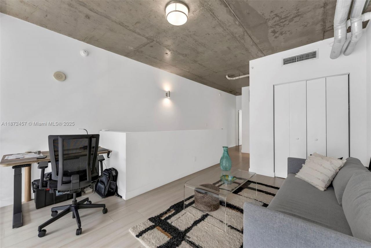 690 SW 1st Ct, Unit 2710, Miami, FL 33130 Photo