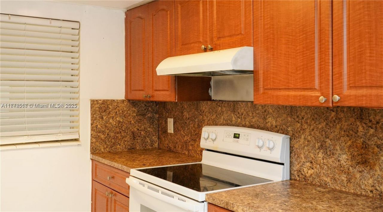 11855 NE 19th Dr, Unit 10, North Miami, FL 33181 Photo