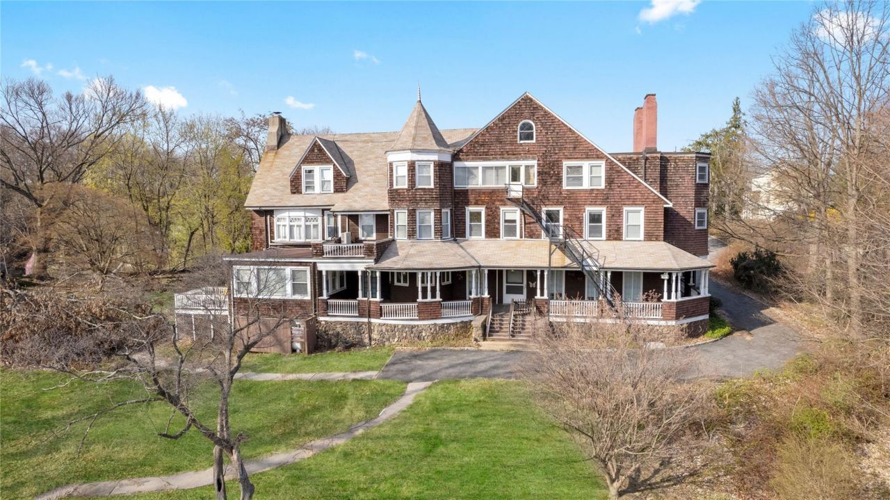 25 N Malcolm Street, Ossining, NY 10562 Main Photo