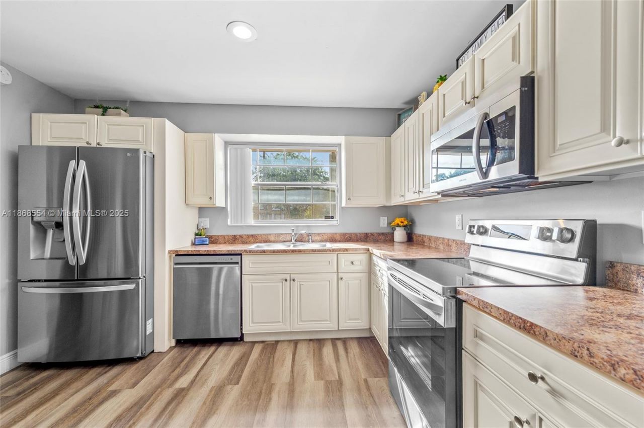 7068 Woodmont Ave, Tamarac, FL 33321 Photo