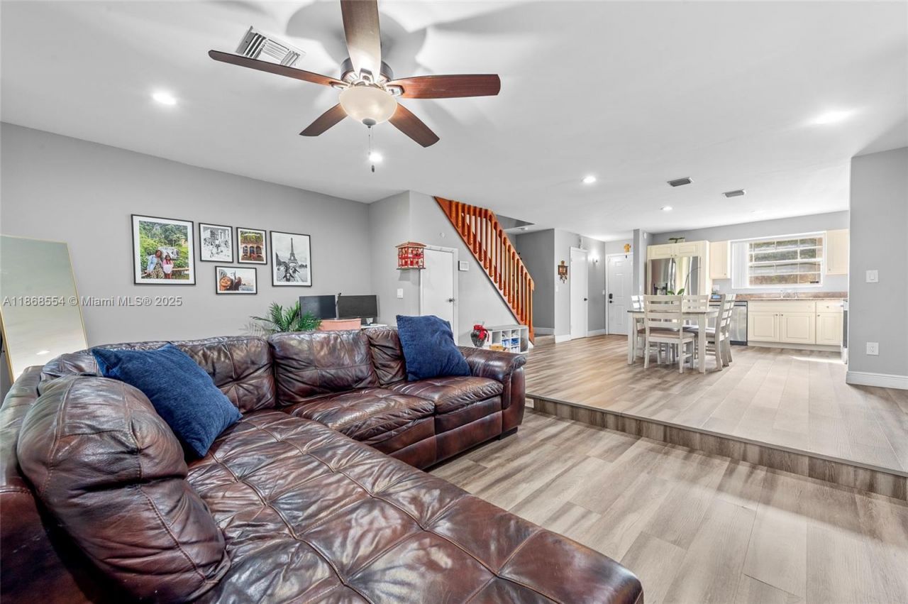 7068 Woodmont Ave, Tamarac, FL 33321 Photo