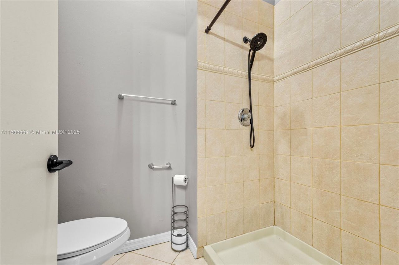 7068 Woodmont Ave, Tamarac, FL 33321 Photo