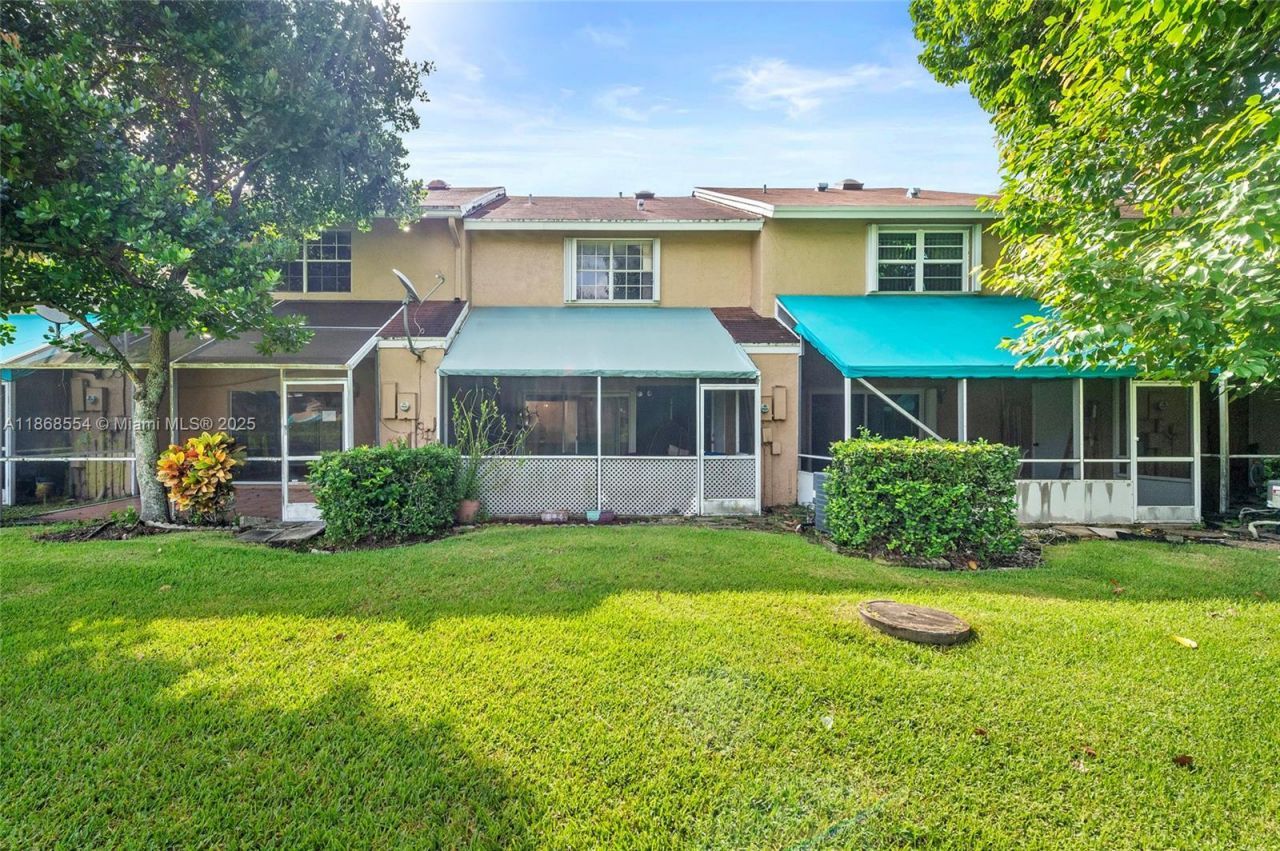 7068 Woodmont Ave, Tamarac, FL 33321 Photo