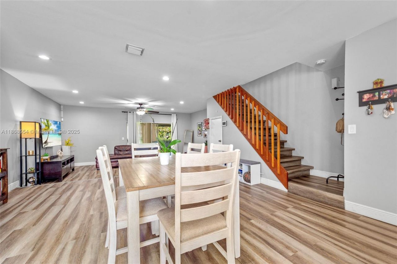 7068 Woodmont Ave, Tamarac, FL 33321 Photo