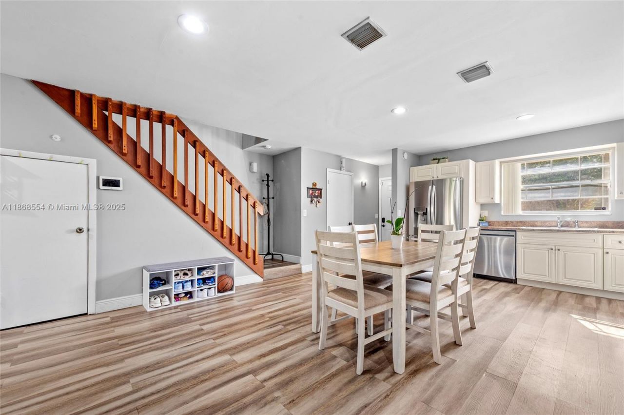 7068 Woodmont Ave, Tamarac, FL 33321 Photo