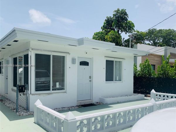 116 SE 9th Ct, Hallandale Beach, FL 33009