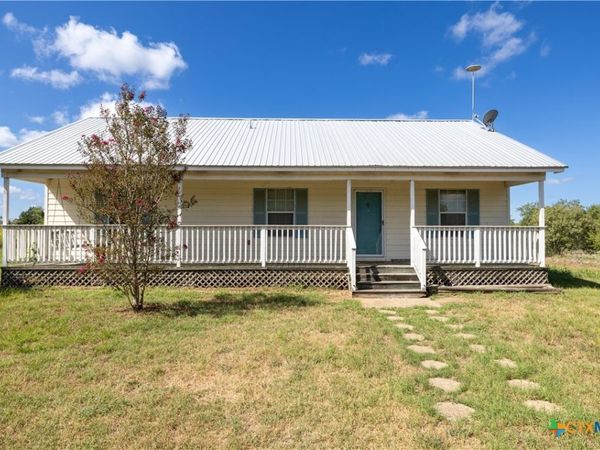 199 Sunset Trail, Luling, TX 78648