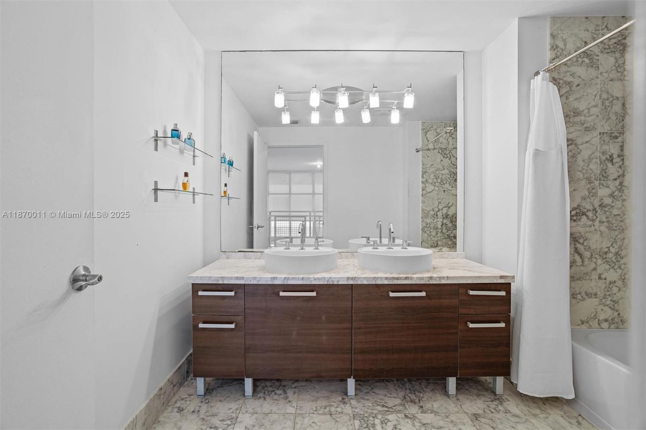 253 NE 2 St, Unit 626, Miami, FL 33132 Photo