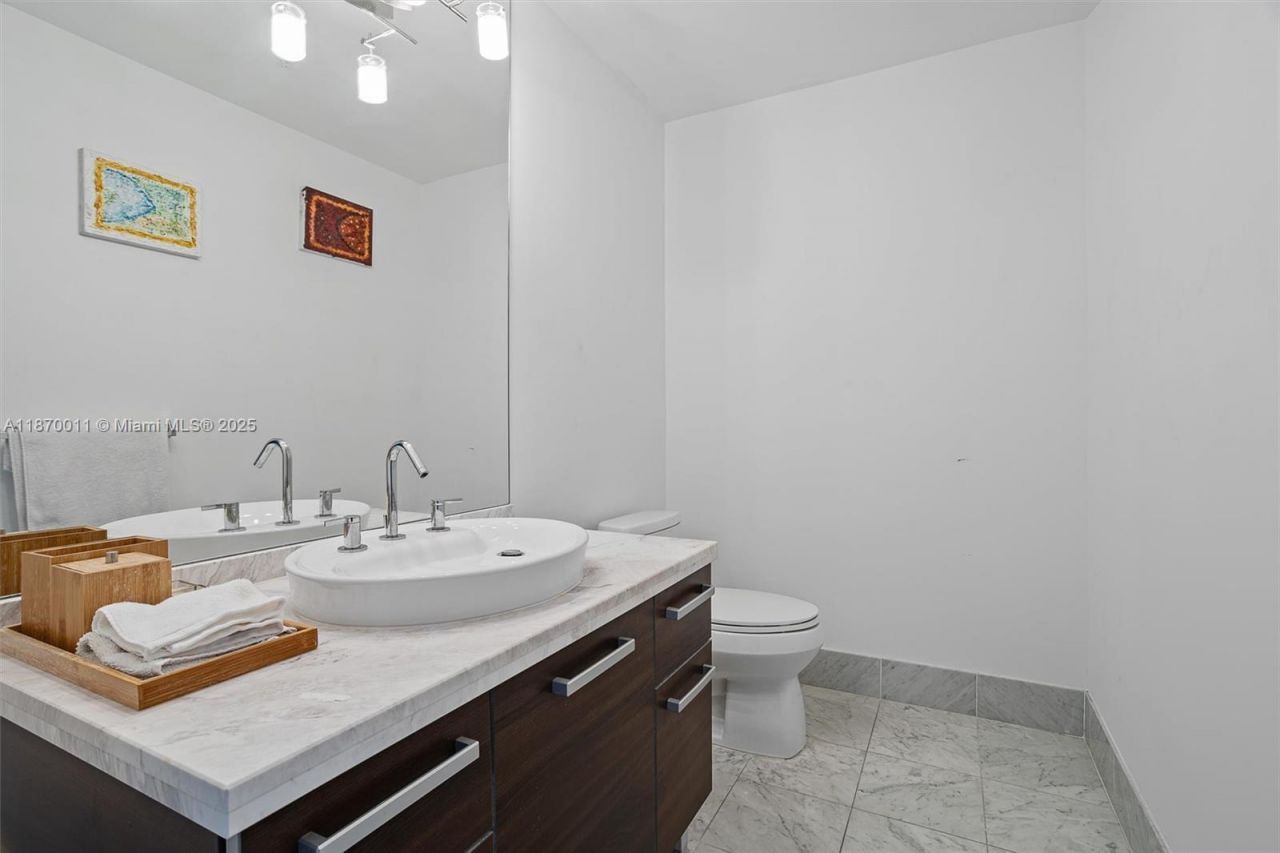 253 NE 2 St, Unit 626, Miami, FL 33132 Photo