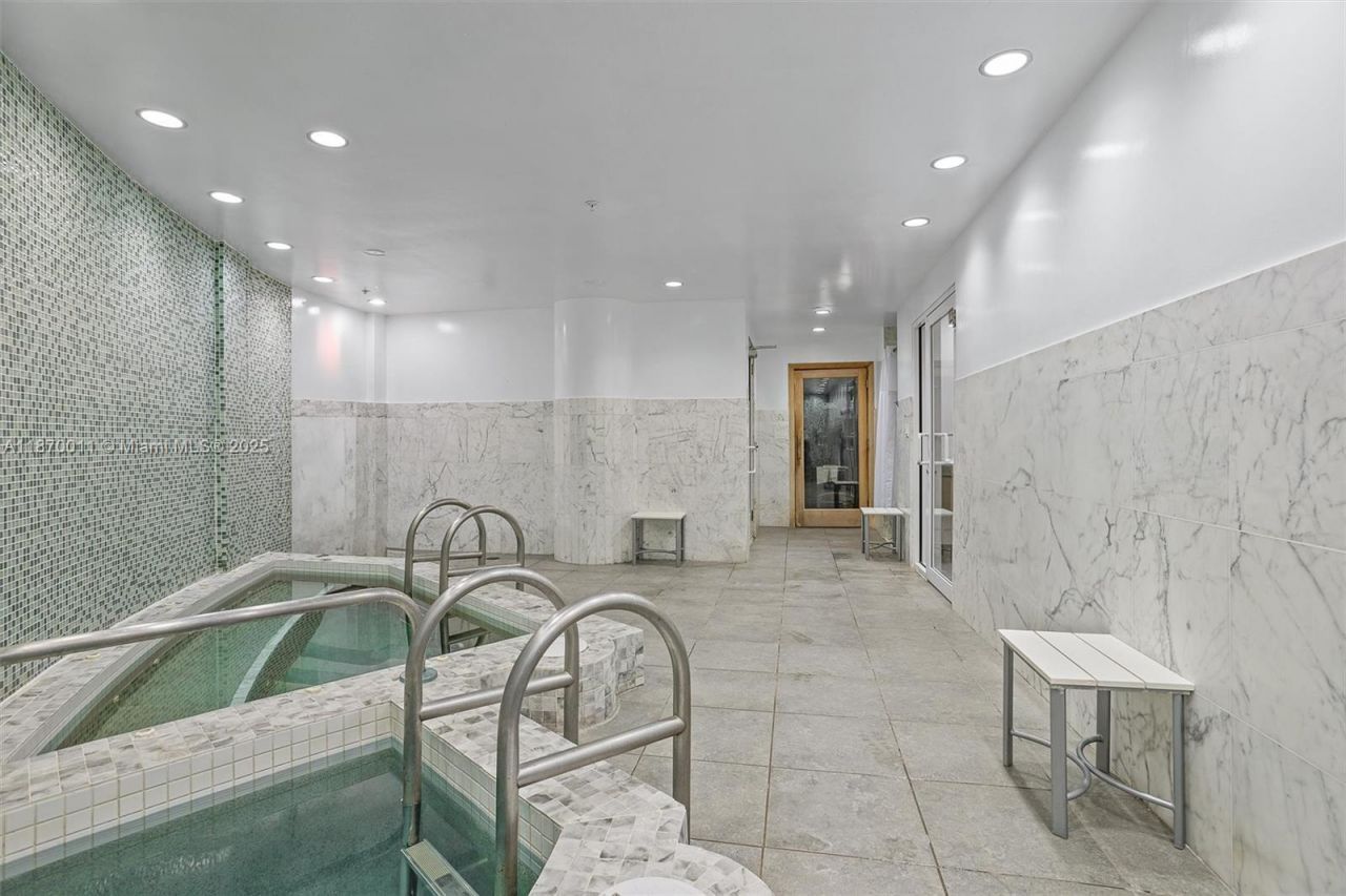 253 NE 2 St, Unit 626, Miami, FL 33132 Photo