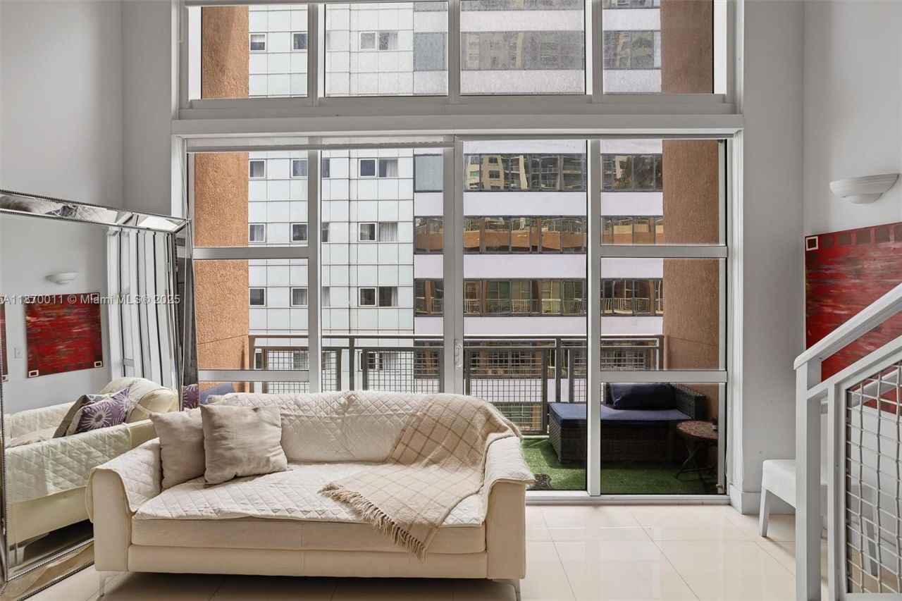 253 NE 2 St, Unit 626, Miami, FL 33132 Photo