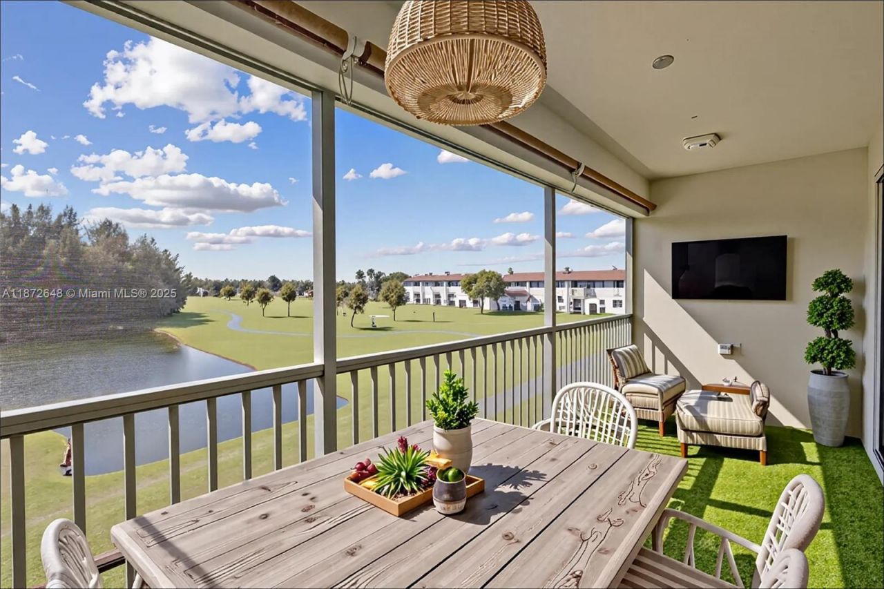 900 SW 125th Way, Unit 412R, Pembroke Pines, FL 33027 Main Photo