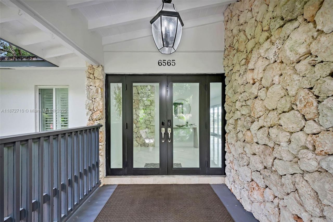 6565 SW 134th Dr, Pinecrest, FL 33156 Photo