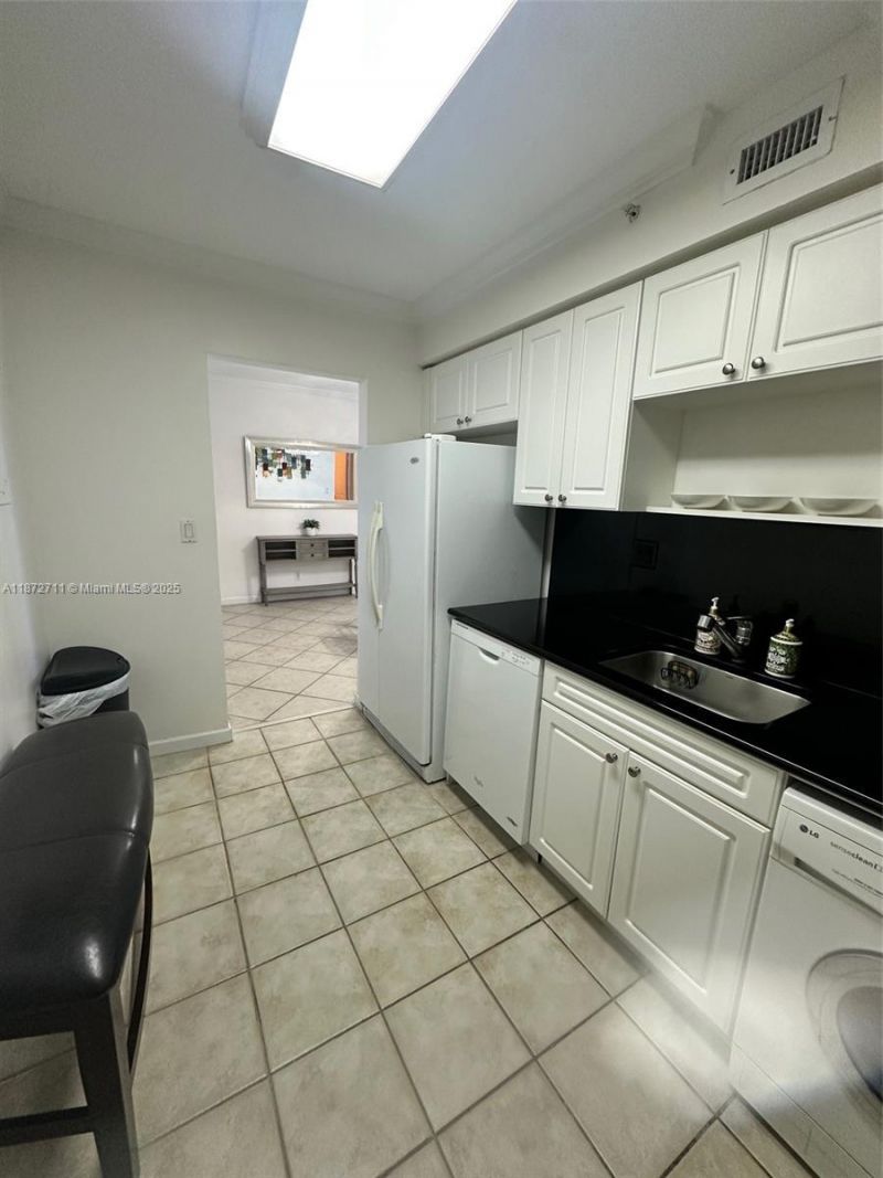 2501 S Ocean Dr, Unit 1418, Hollywood, FL 33019 Photo