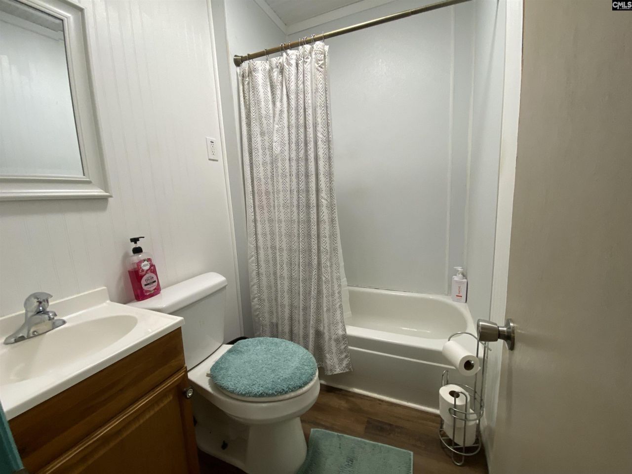 2705 College Photo 18