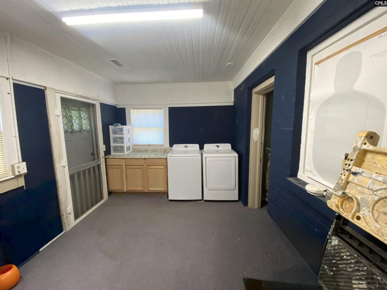 2705 College Photo 19