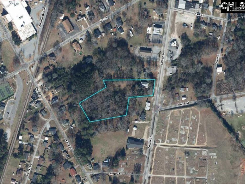 2705 College Photo 20