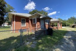 2705 College photo 4