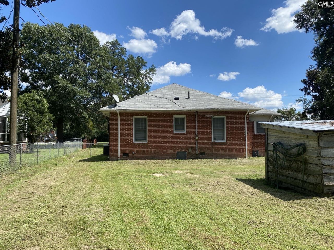 2705 College Photo 4