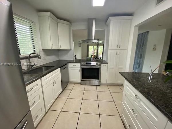 437 Lakeview Dr, Unit 201, Weston, FL 33326