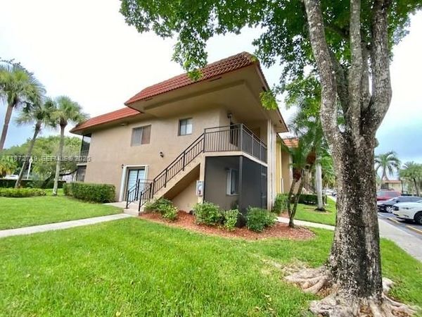 437 Lakeview Dr, Unit 201, Weston, FL 33326